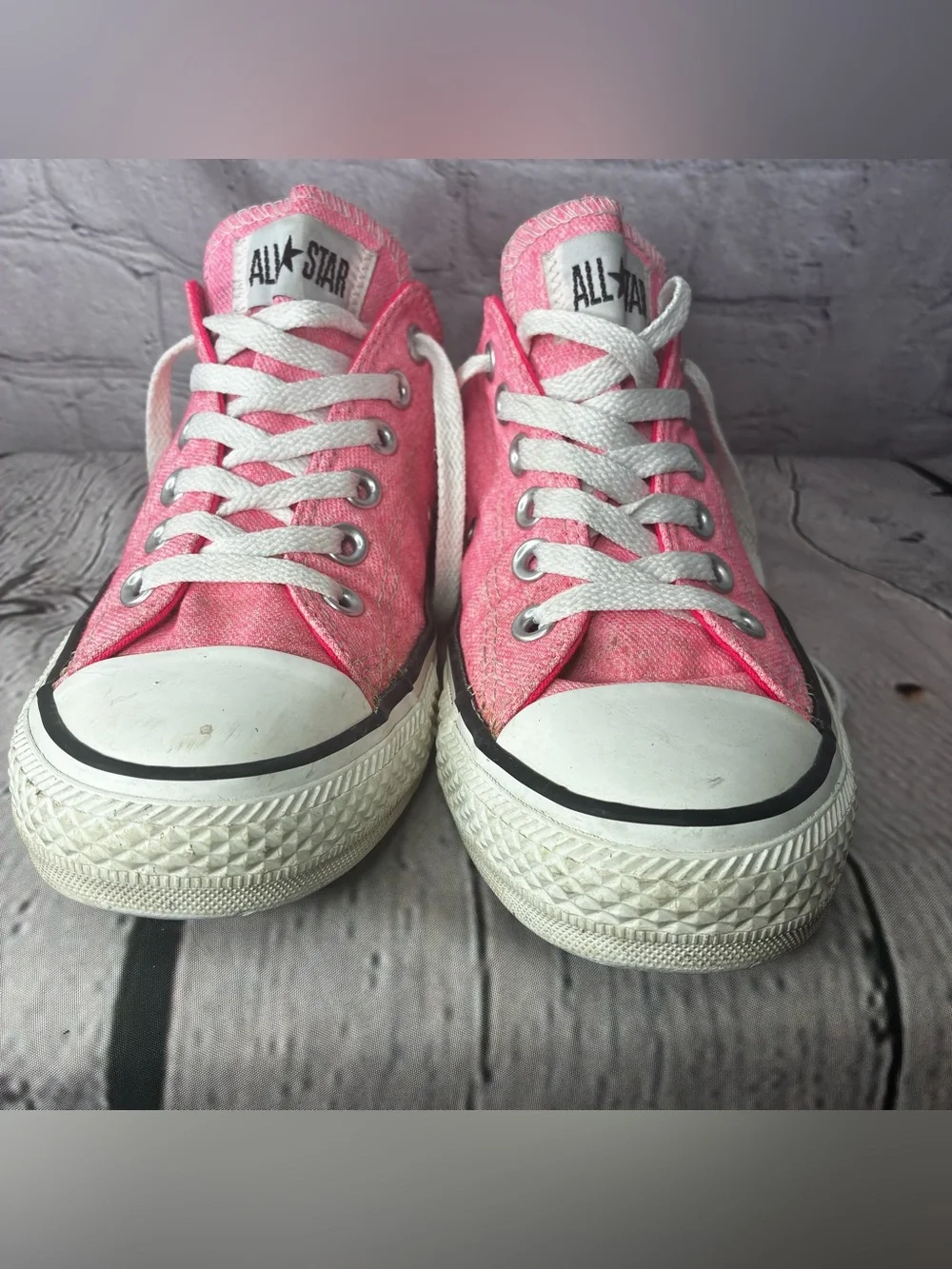 Converse Chuck Taylor All Star Dollcore Barbie Pink Canvas Low Top Sneakers M5W7